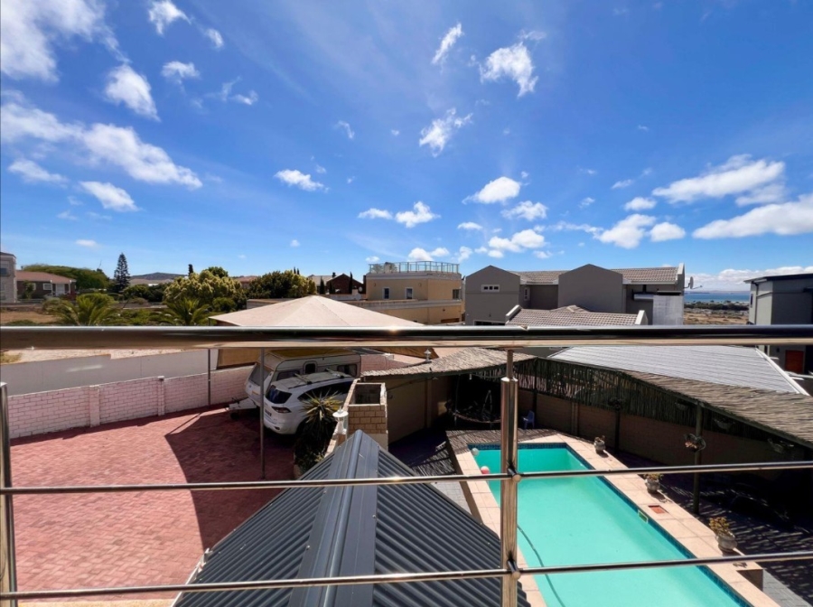 4 Bedroom Property for Sale in Myburgh Park Western Cape